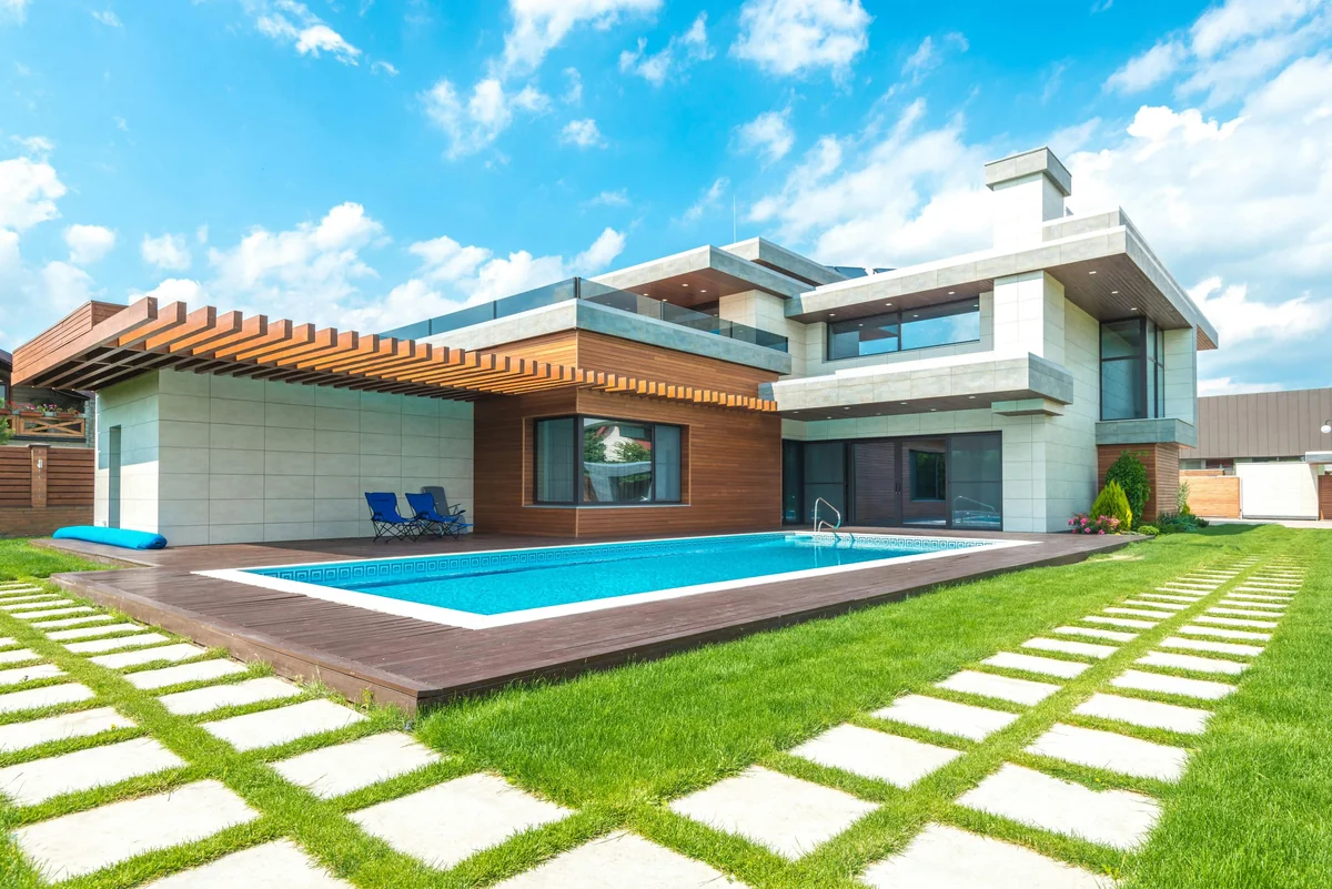 Florida's Flip Flop: How the Sunshine State's Real Estate Market Shifts in Summer