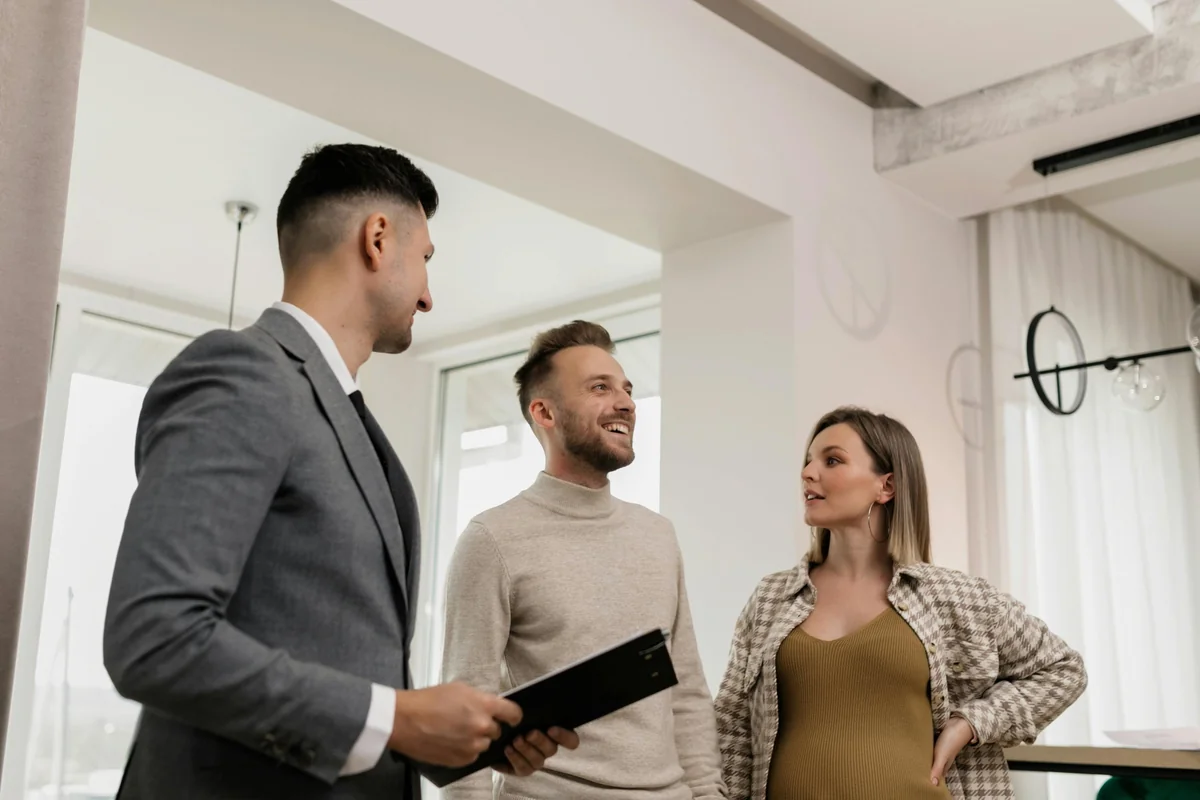 The Complete Guide for Buying a Home During the Holiday Season