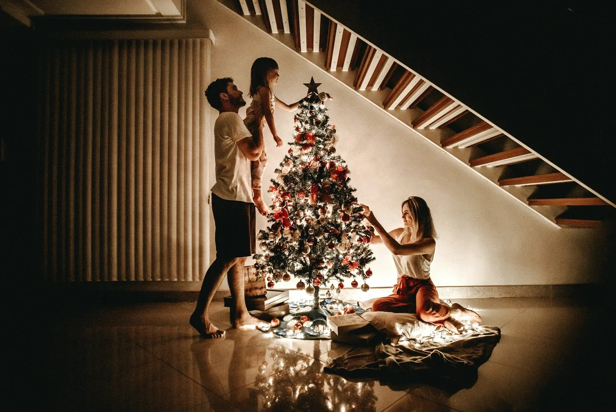 Holiday Client Check-Ins for Real Estate Agents: Why They Matter and How To Do Them